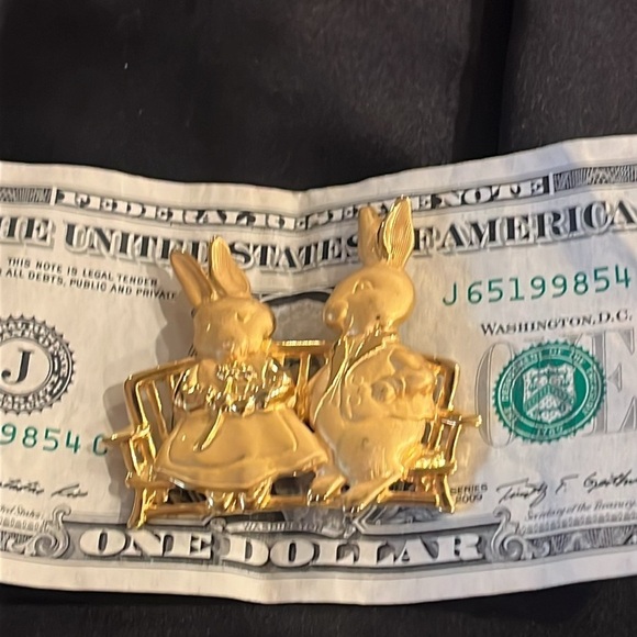 Vintage Jonette Jewelry Rabbit Brooch, Courting Bunnies on Bench, JJ, Easter Pin - Picture 7 of 7